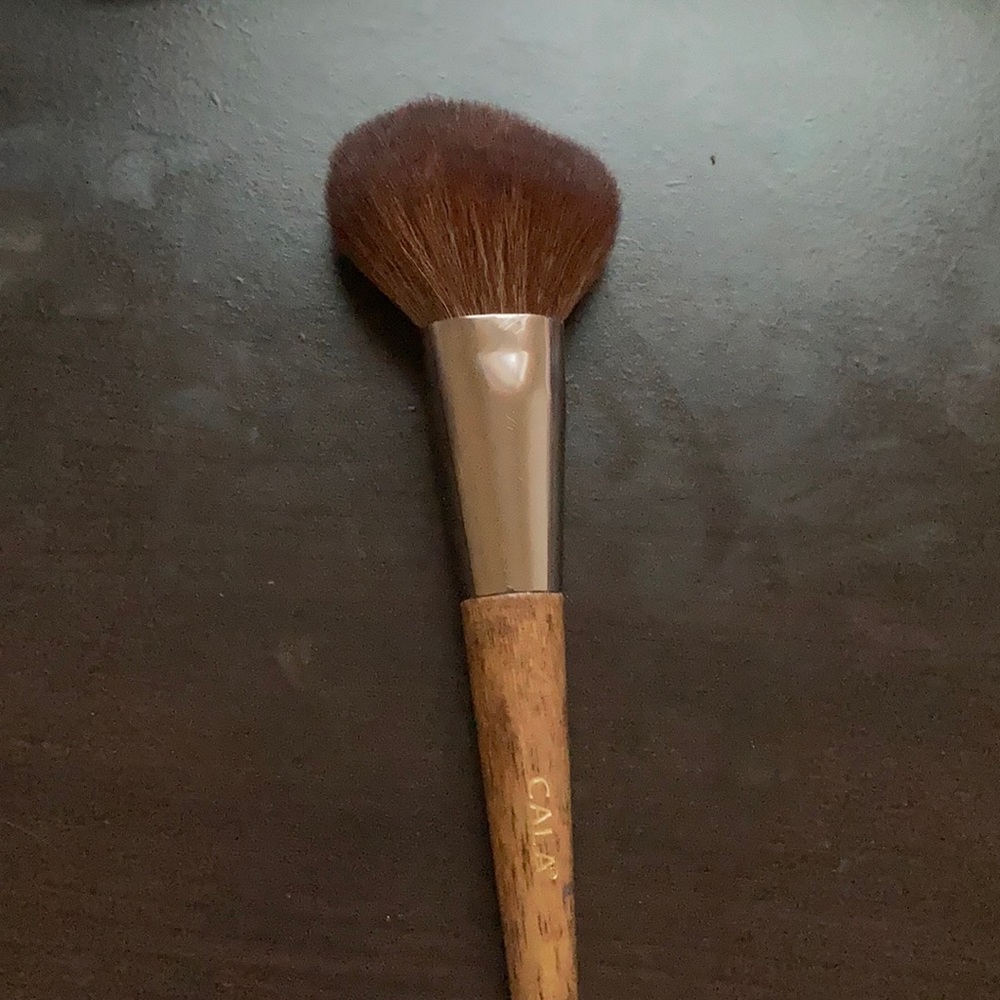 Makeup brush